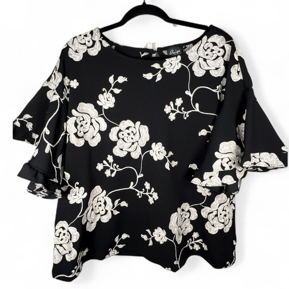 Beige by eci Tops - Beige by Eci Beautiful Floral Black and White Embroidered Women's Top size XL